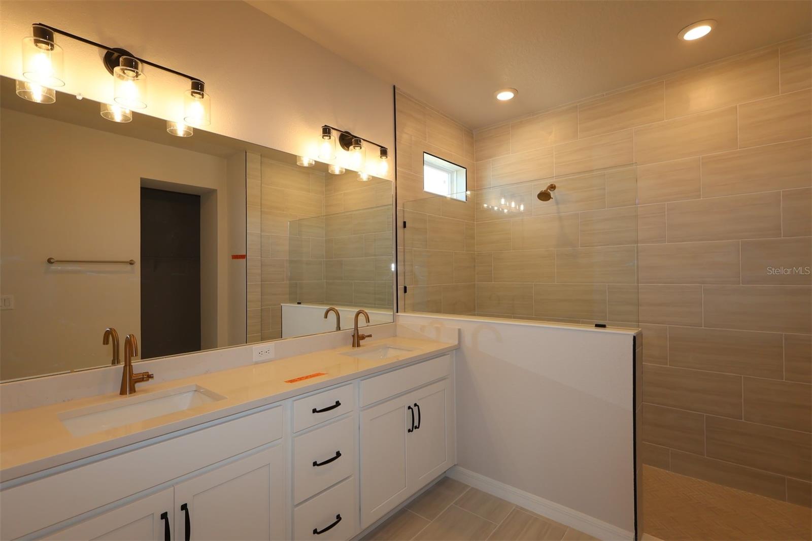 EASTLYN - Residential