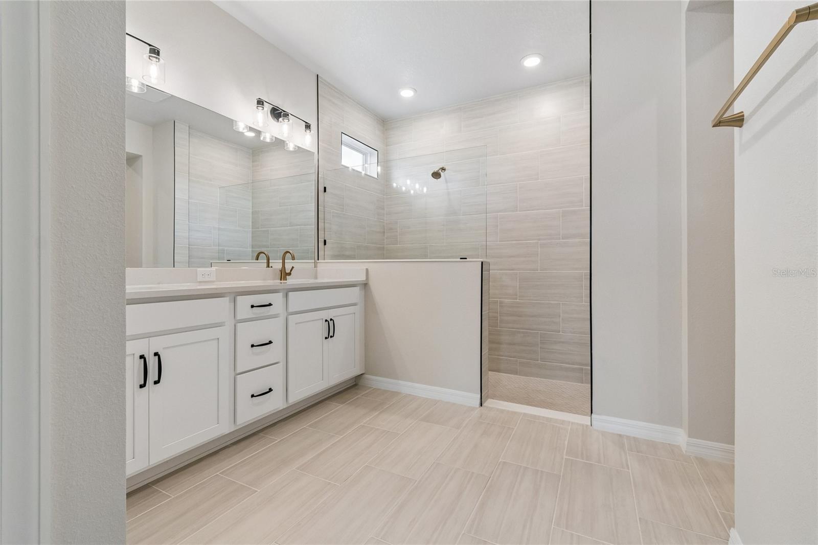 EASTLYN - Residential