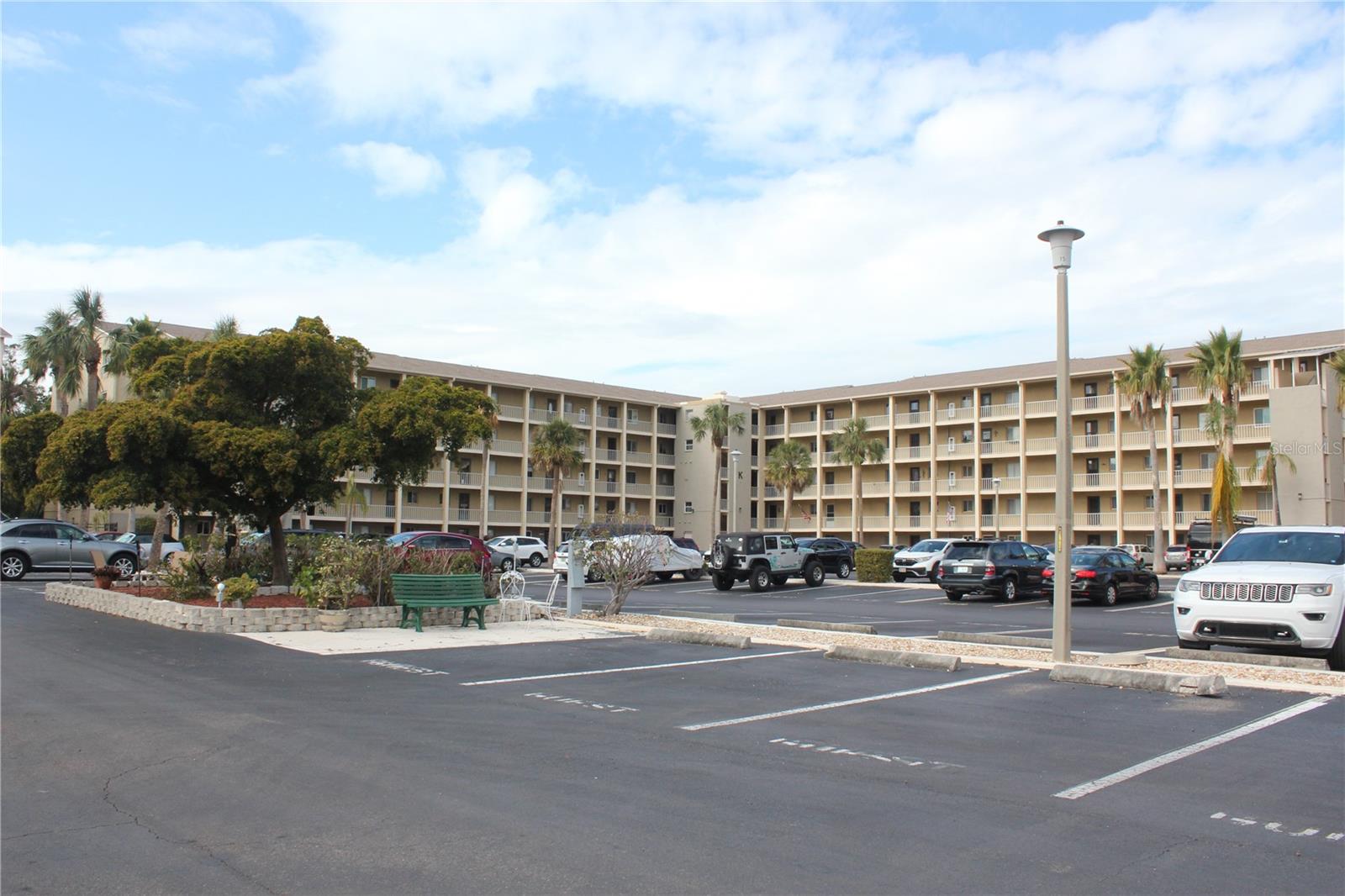 3682 LAKE BAYSHORE DRIVE k402