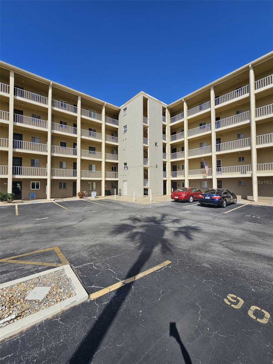 3682 LAKE BAYSHORE DRIVE k402