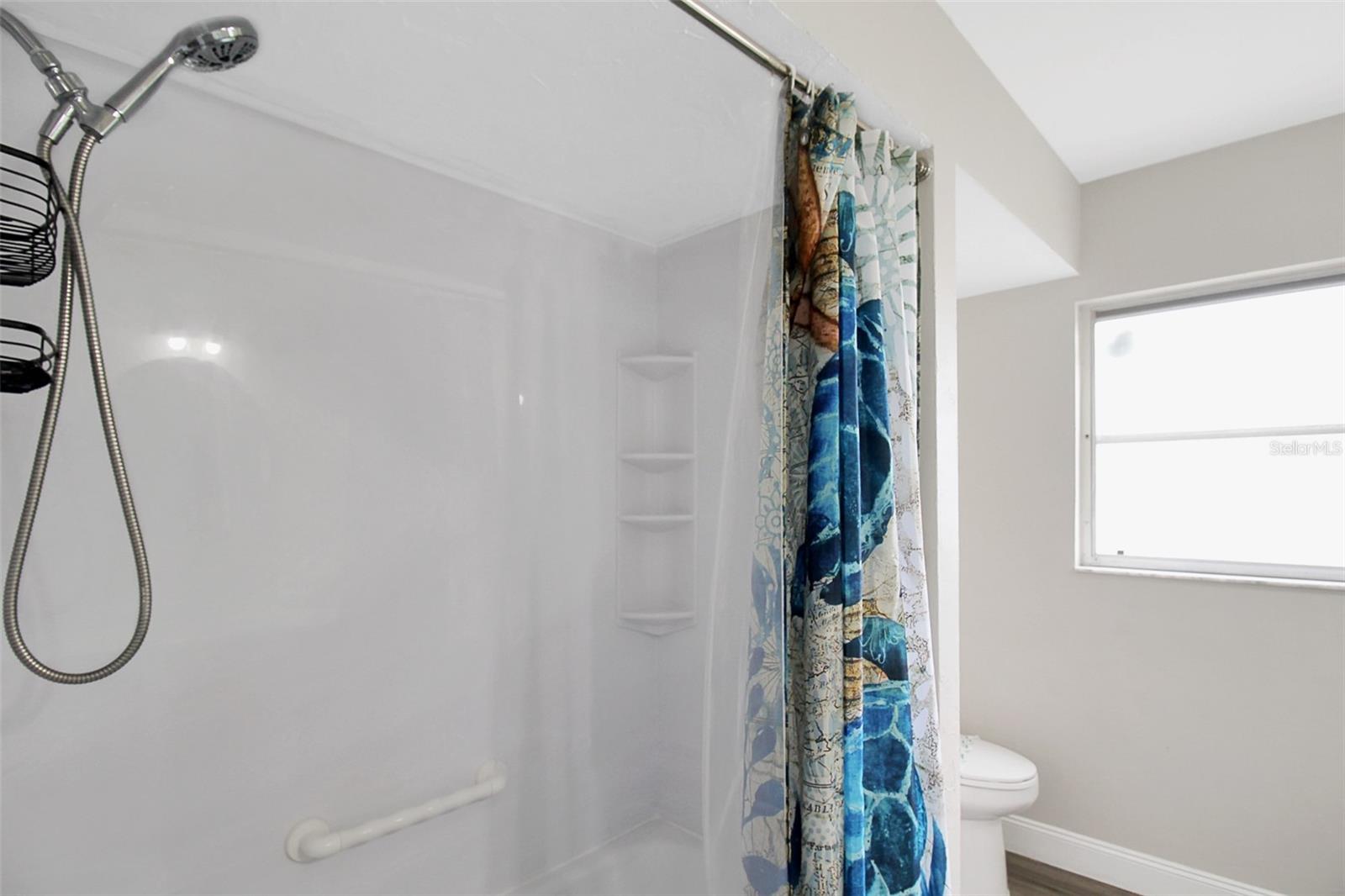 WHITFIELD COUNTRY CLUB HEIGHTS UN 5 - Residential Lease