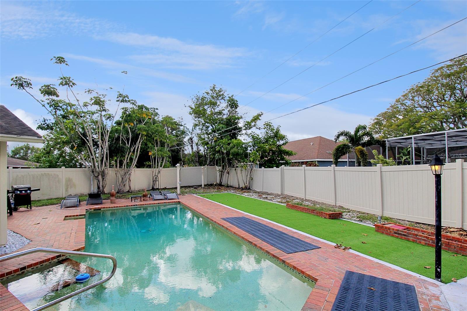 WHITFIELD COUNTRY CLUB HEIGHTS UN 5 - Residential Lease