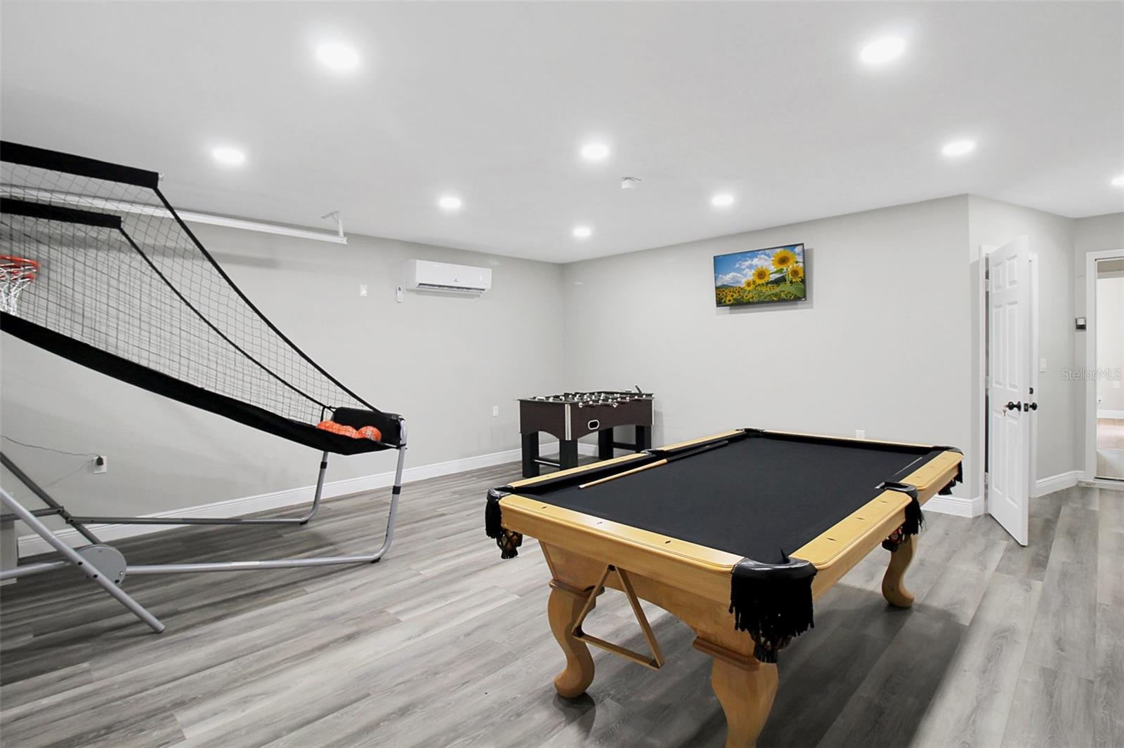WHITFIELD COUNTRY CLUB HEIGHTS UN 5 - Residential Lease