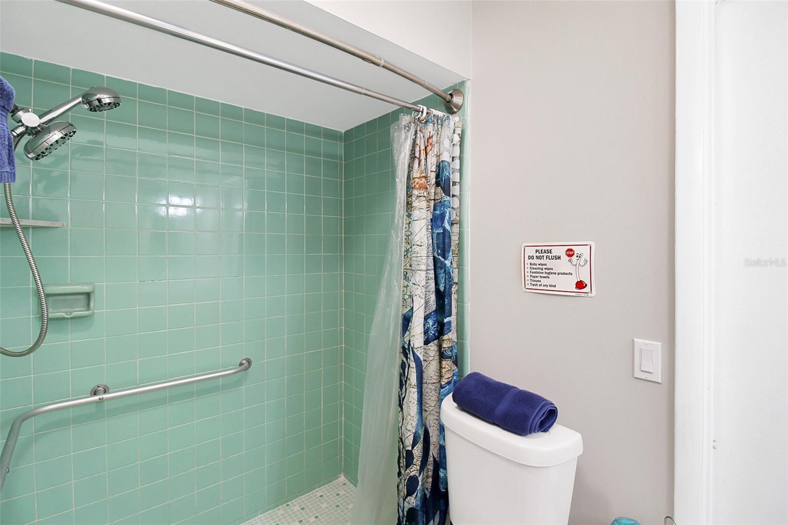 WHITFIELD COUNTRY CLUB HEIGHTS UN 5 - Residential Lease