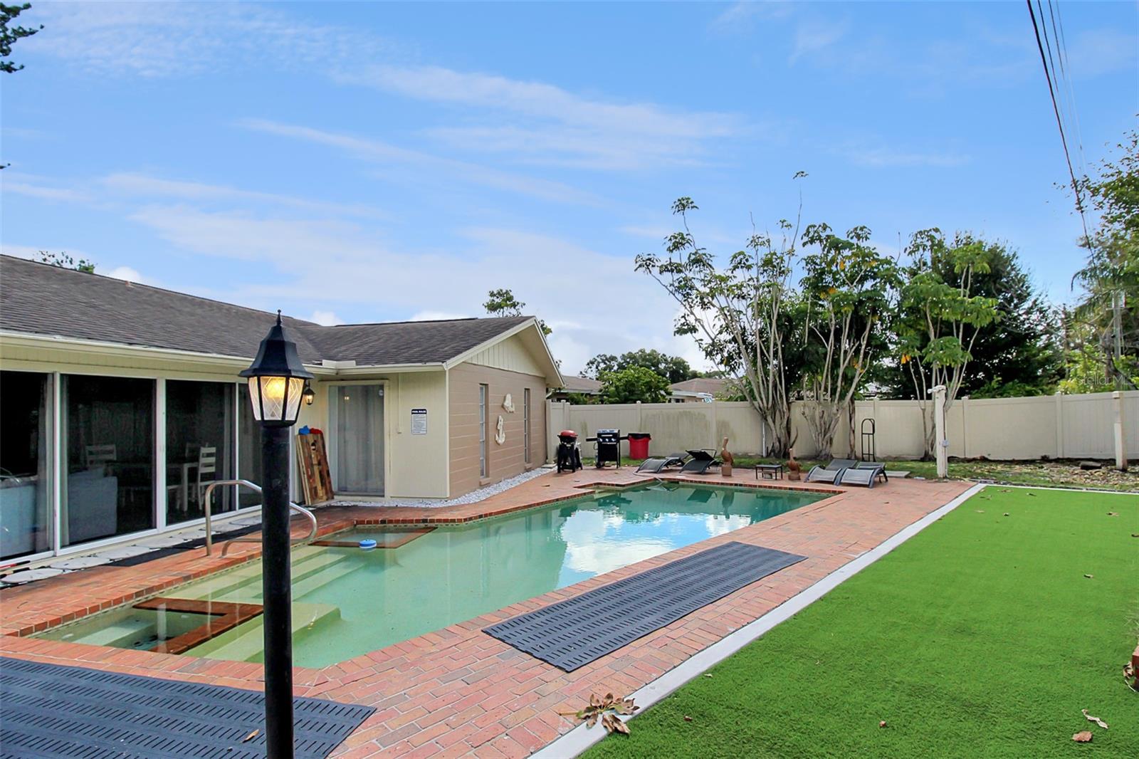 WHITFIELD COUNTRY CLUB HEIGHTS UN 5 - Residential Lease