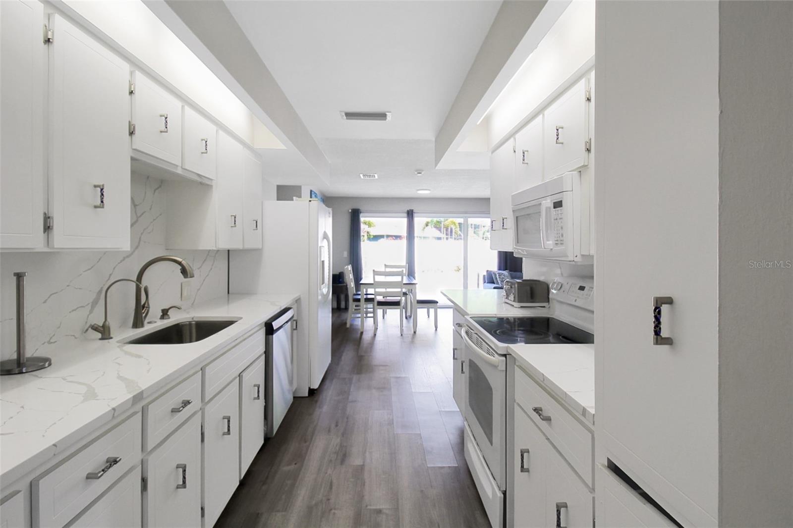 WHITFIELD COUNTRY CLUB HEIGHTS UN 5 - Residential Lease