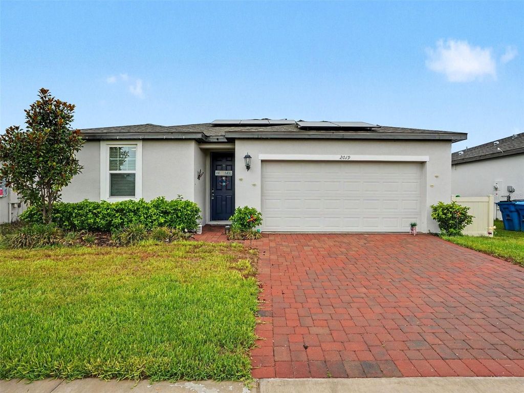 Photo of 2019 Kingsmen Court, Haines City, FL 33844 (MLS # TB8523154)