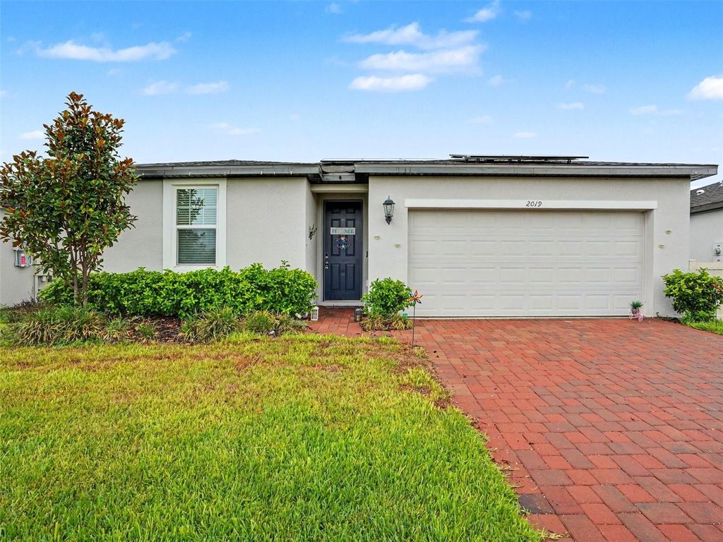 Photo of 2019 Kingsmen Court, Haines City, FL 33844 (MLS # TB8523154)