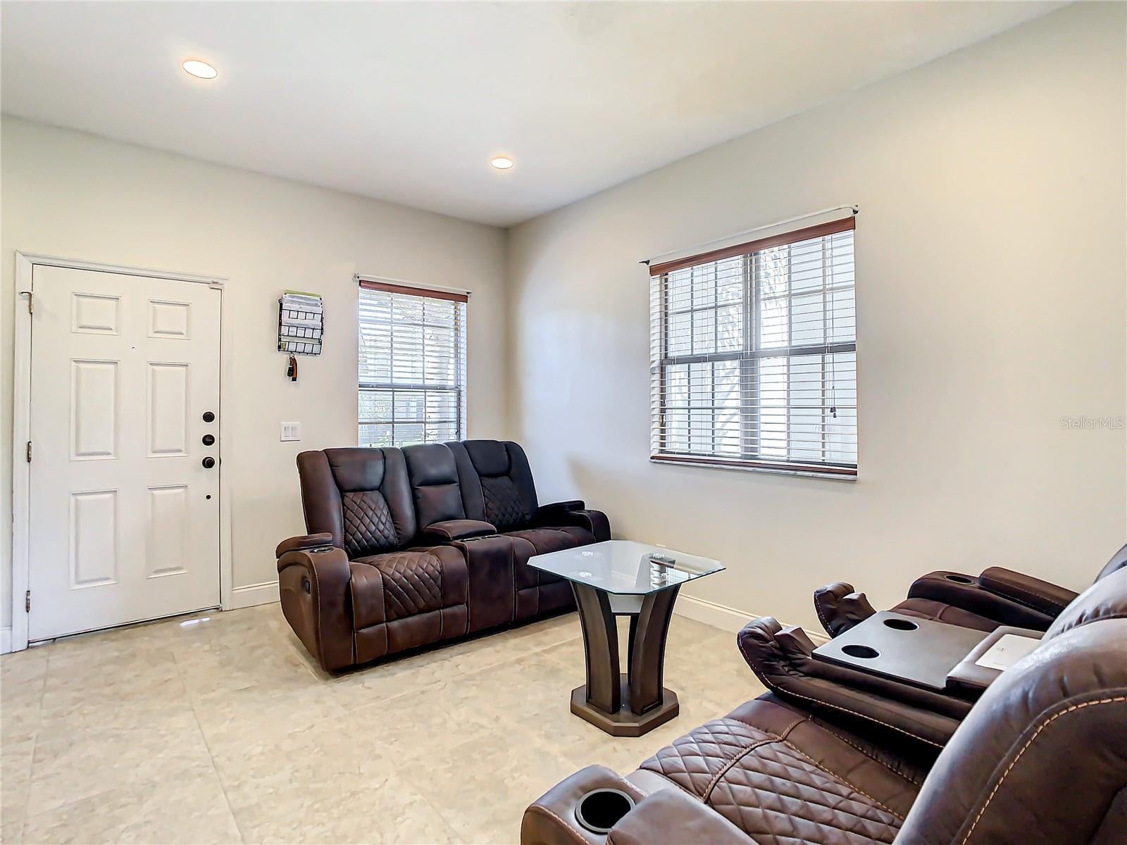 8735 ISLA BELLA DRIVE