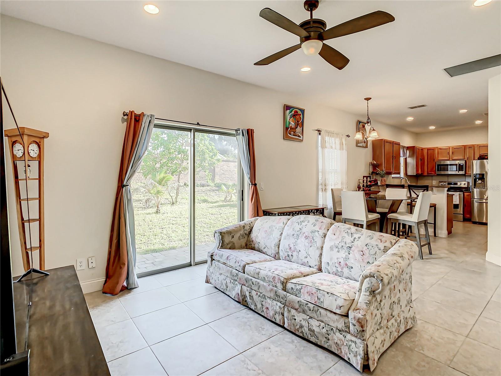 8735 ISLA BELLA DRIVE