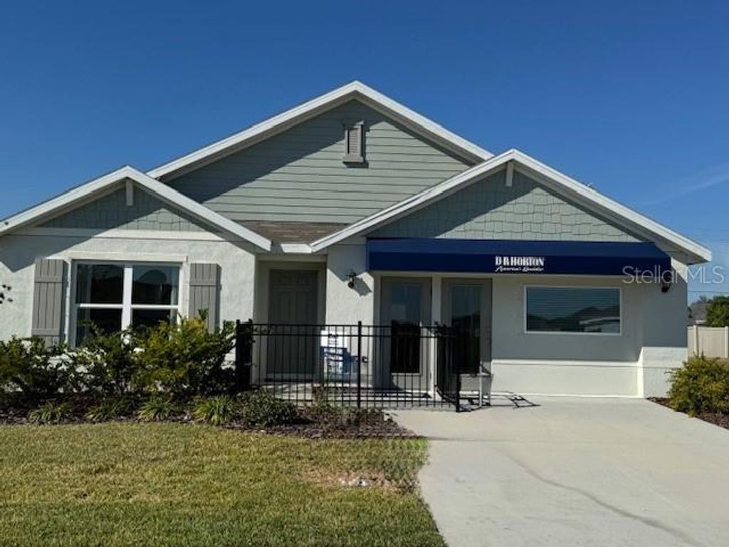 Photo of 11109 37th Avenue E, Palmetto, FL 34221 (MLS # A4672111)