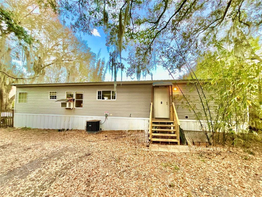 Photo of 1837 State Road 20, Hawthorne, FL 32640 (MLS # GC538842)