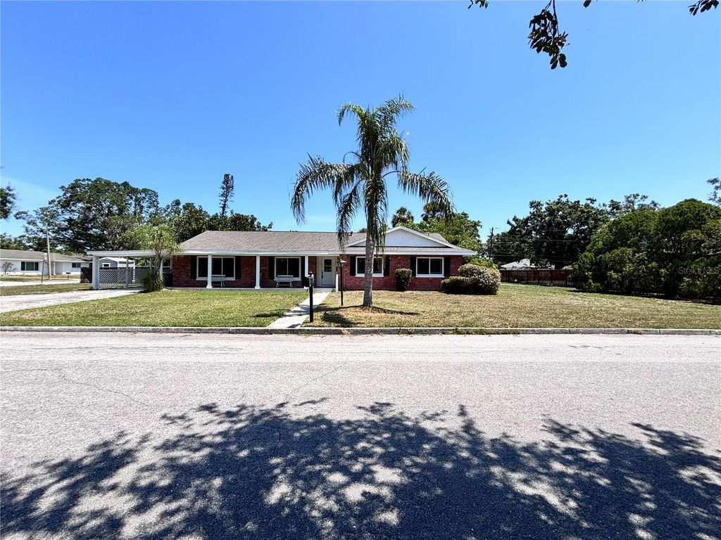 Photo of 2720 12th Ave W, Bradenton, FL 34205 (MLS # A4653496)