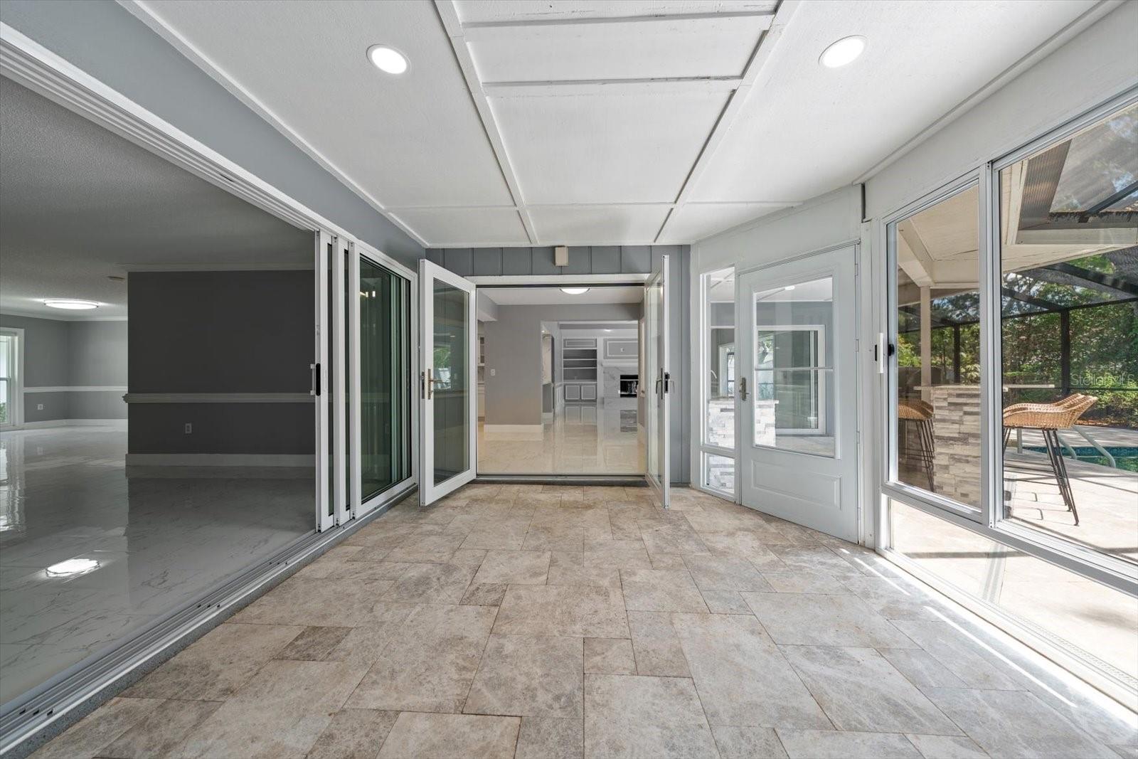 LAKE MAGDALENE MANORS - Residential