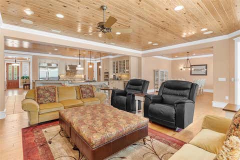 Tiny photo for 10615 NE 104th Circle, Oxford, FL 34484 (MLS # G5110792)
