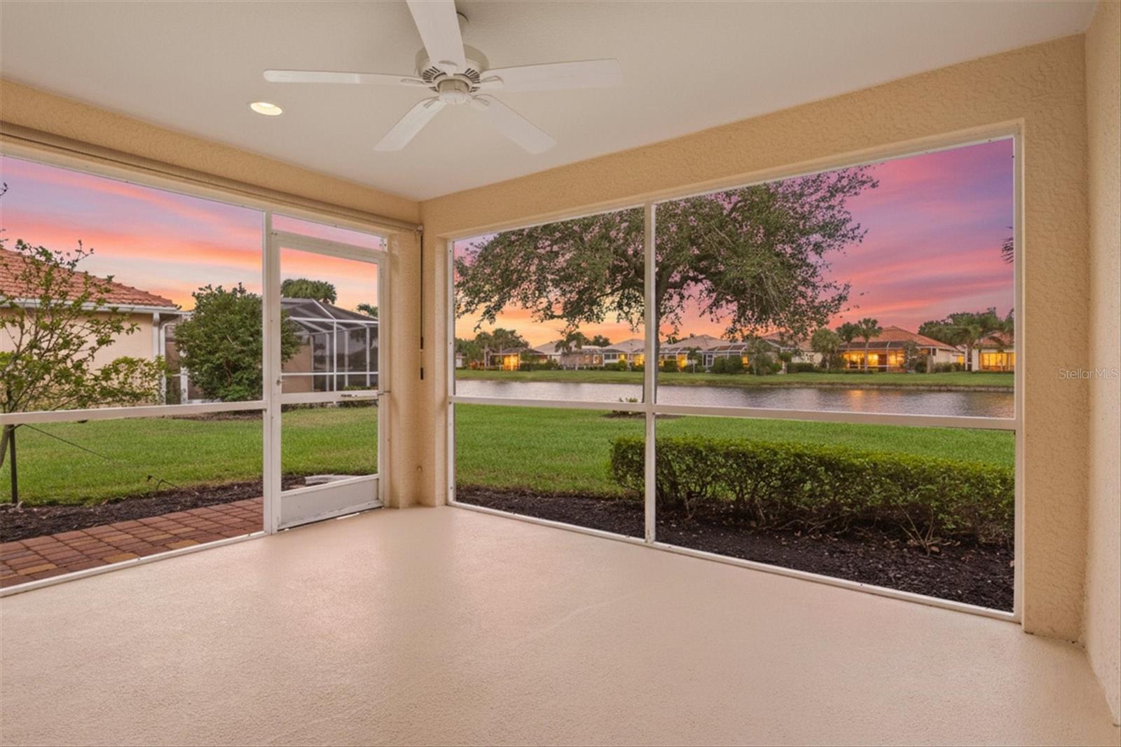 ISLANDWALK - Residential