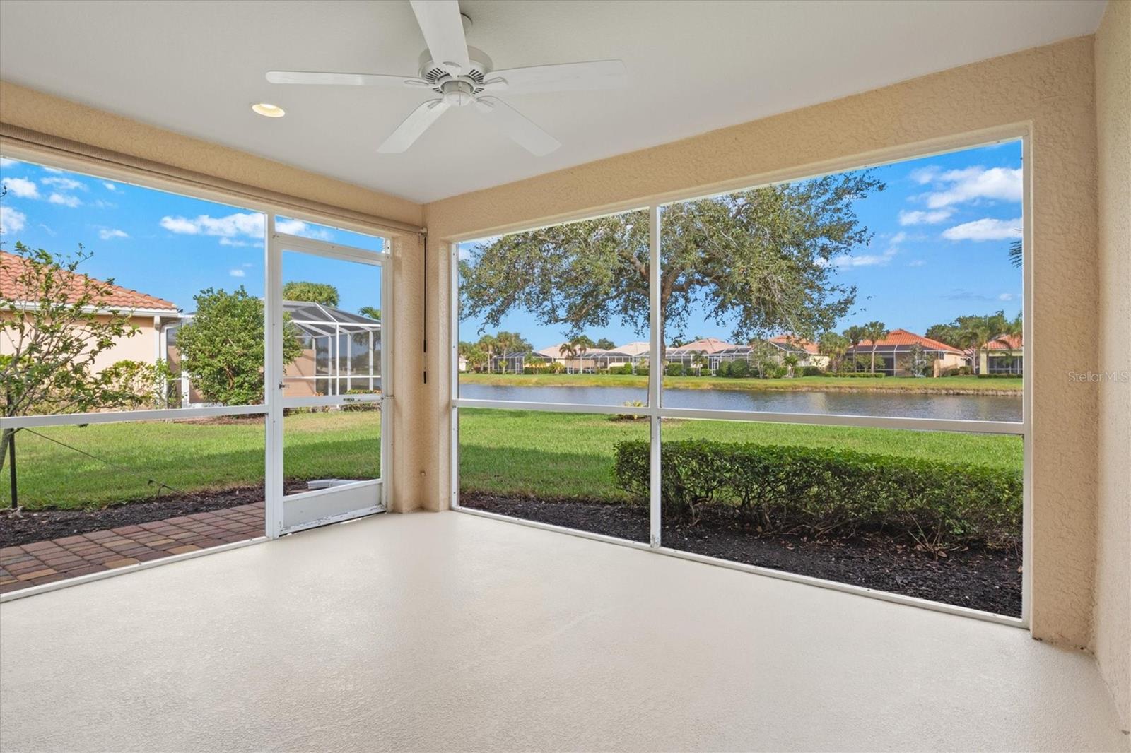 ISLANDWALK - Residential