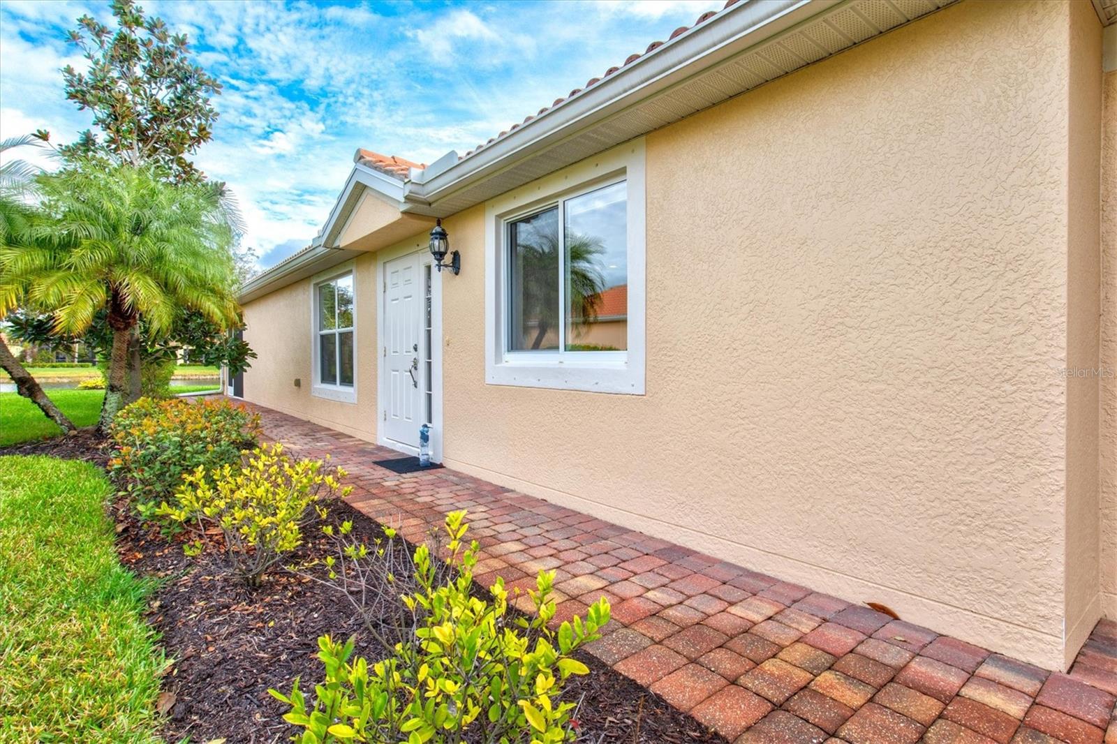 ISLANDWALK - Residential