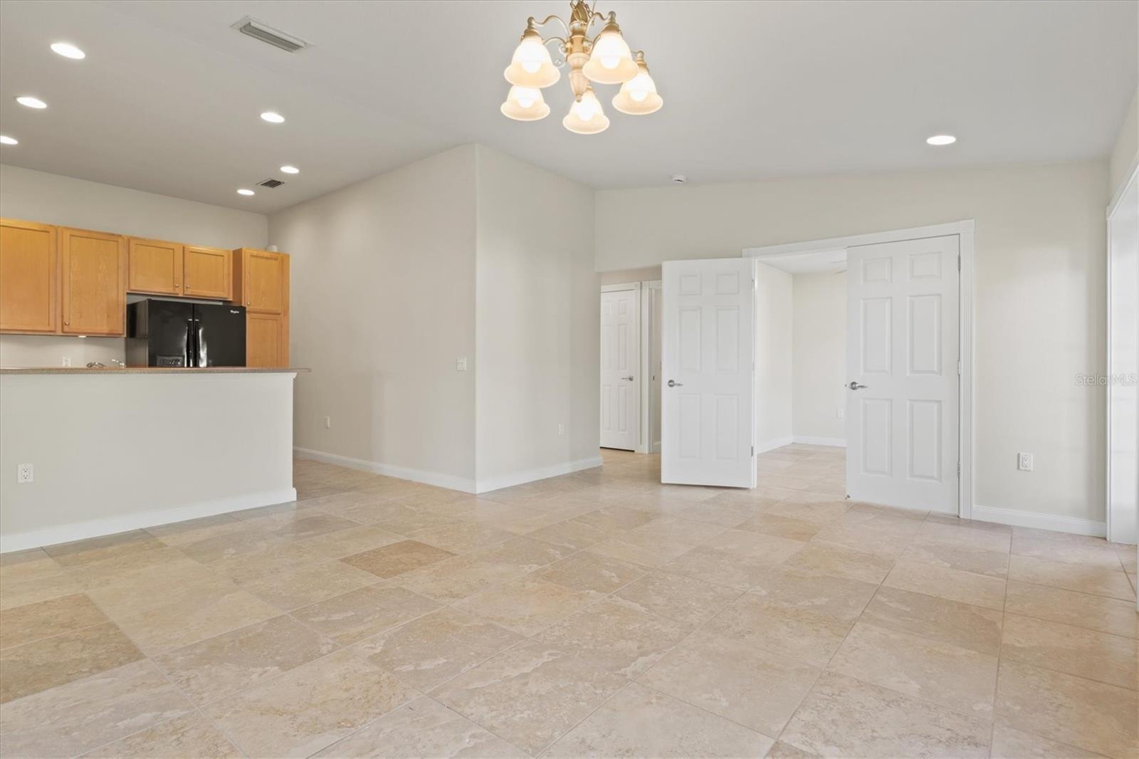 ISLANDWALK - Residential