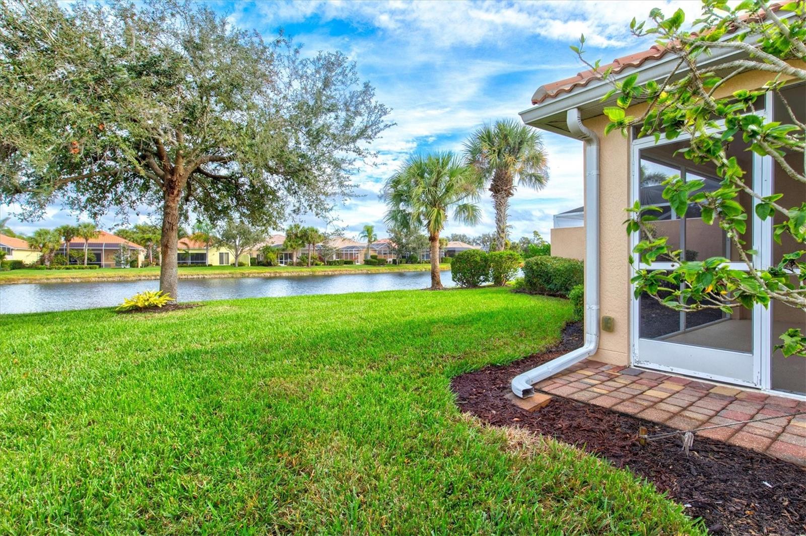 ISLANDWALK - Residential