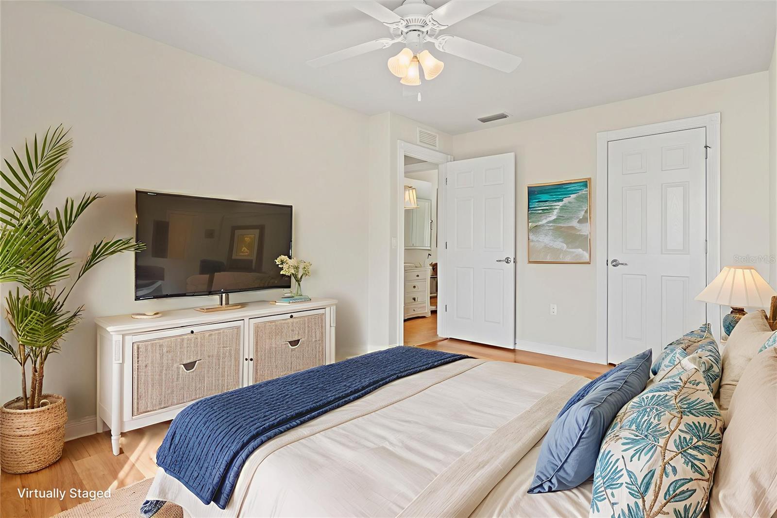 ISLANDWALK - Residential