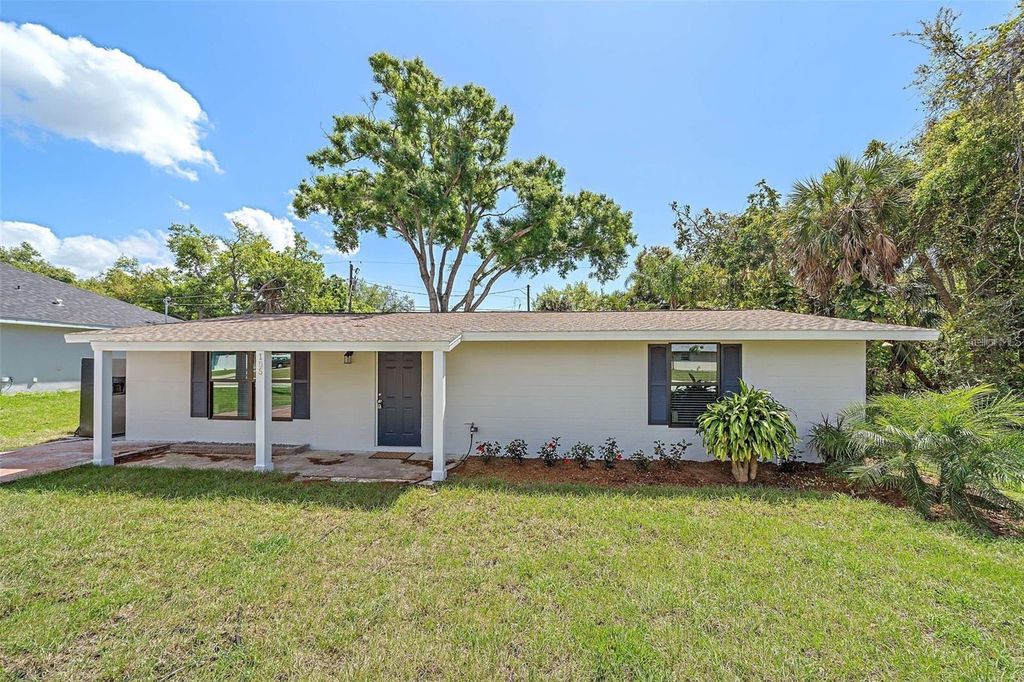 Photo of 105 Clemson Road, Venice, FL 34293 (MLS # A4683224)