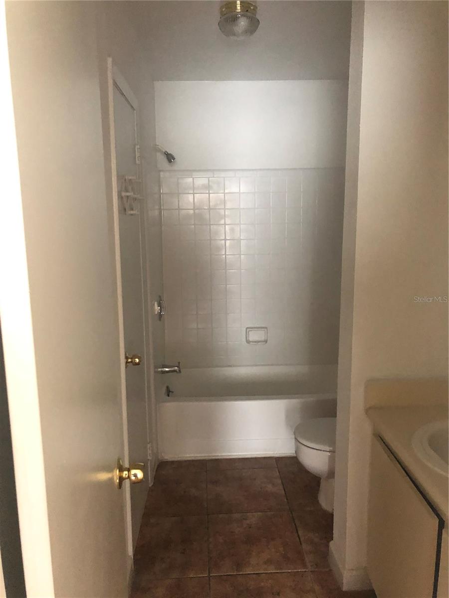 OXFORD SQUARE CONDO - Residential Lease