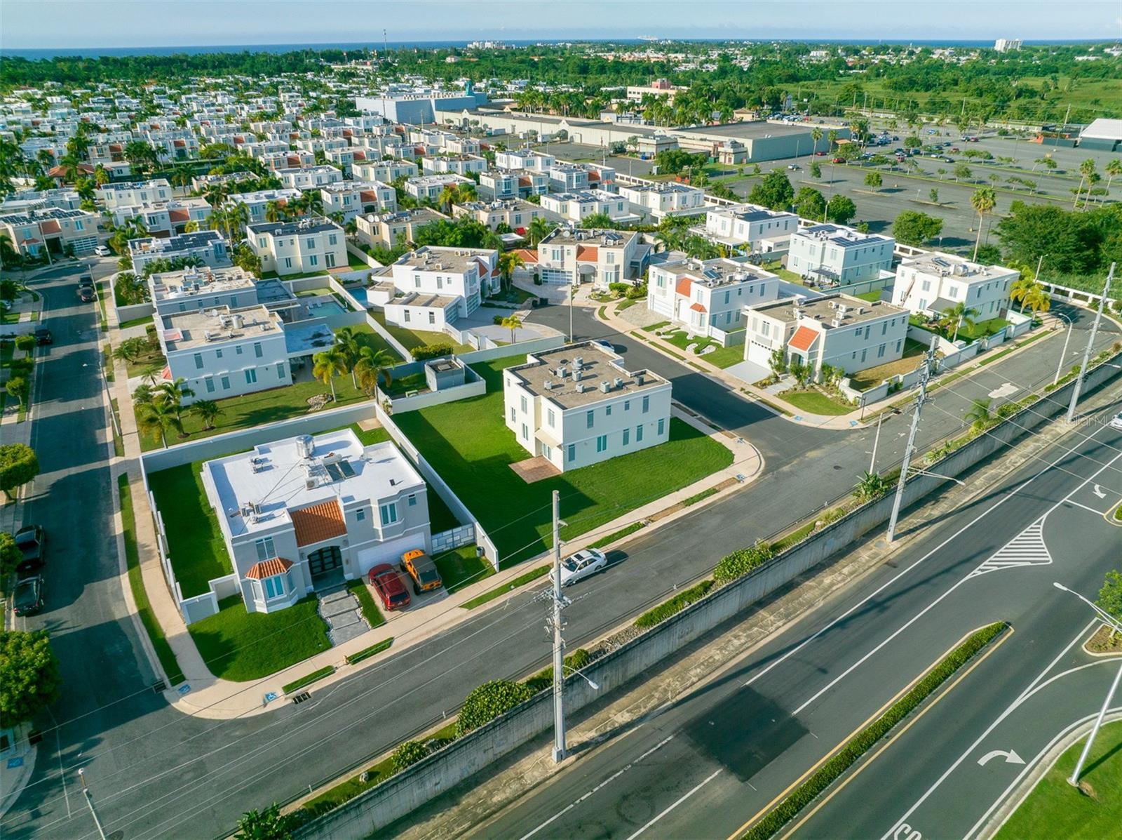 PASEO LOS CORALES II - Residential