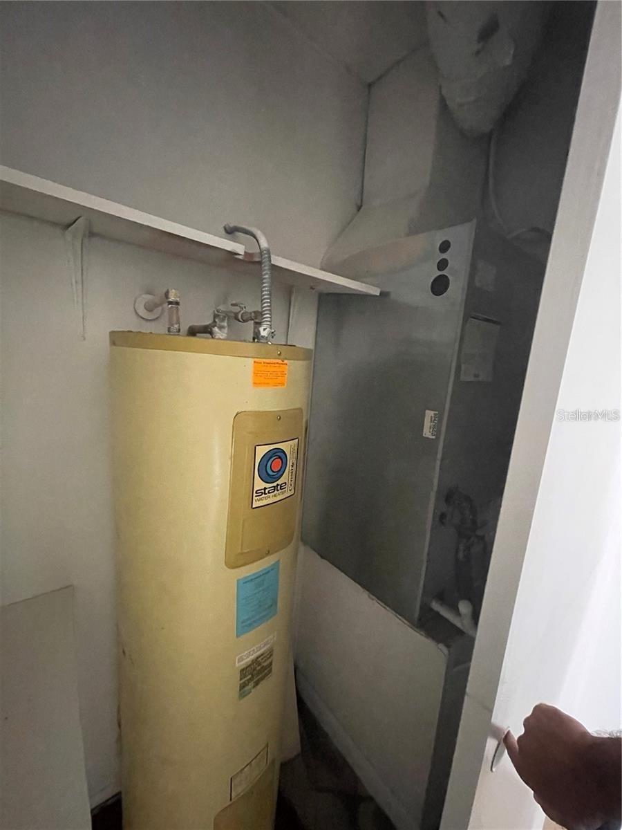 CLUB VILLAS AT WIMBLEDON PARK CONDO - Residential Lease