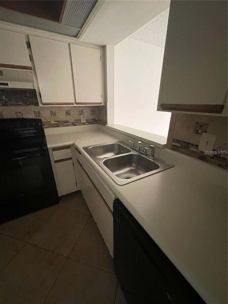 CLUB VILLAS AT WIMBLEDON PARK CONDO - Residential Lease