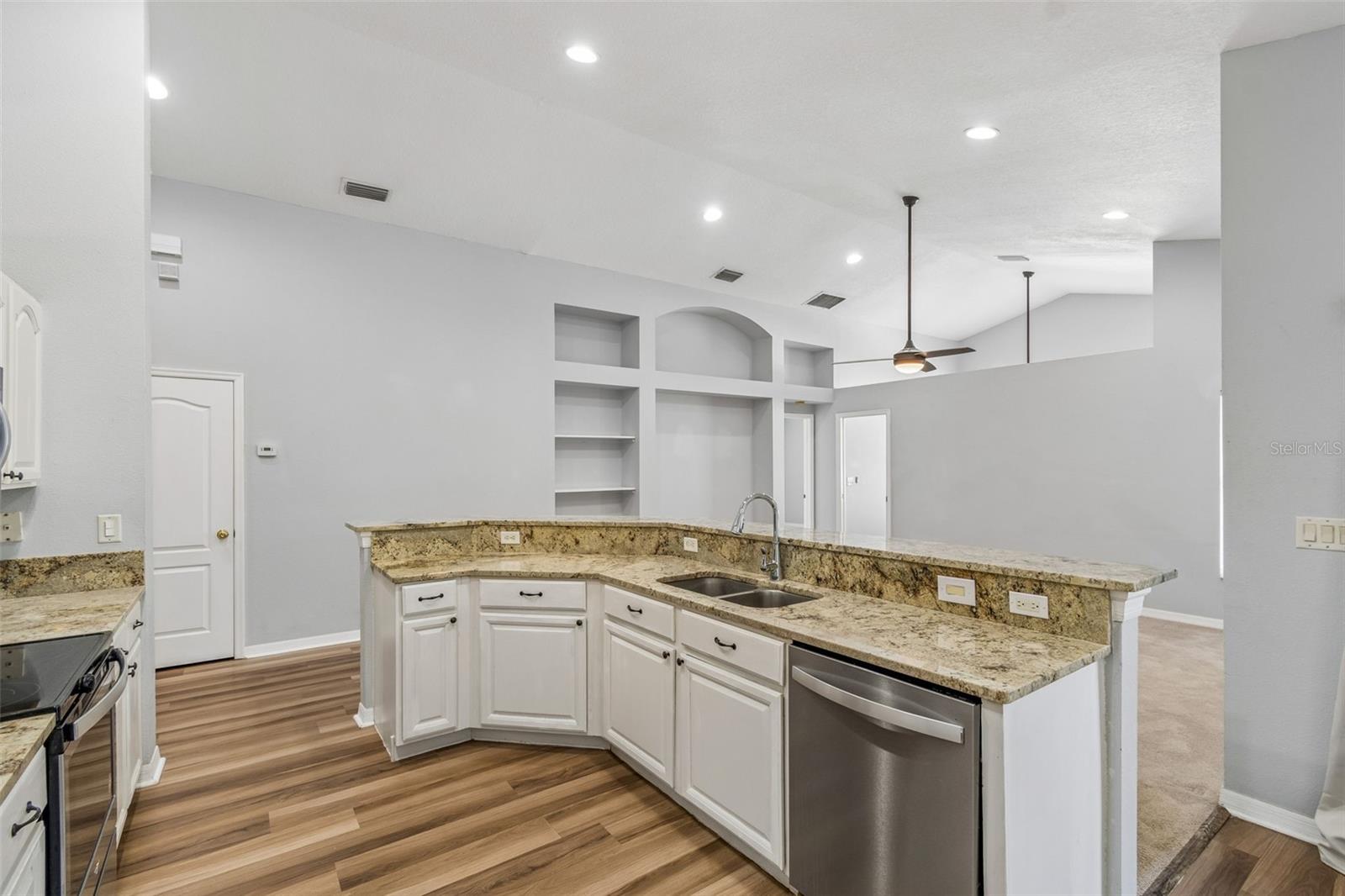 VALENCIA GARDENS PHASE ONE - Residential