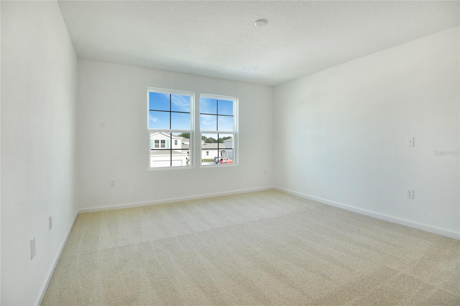 SEASONS AT SHORES OF LAKE DELL - Residential