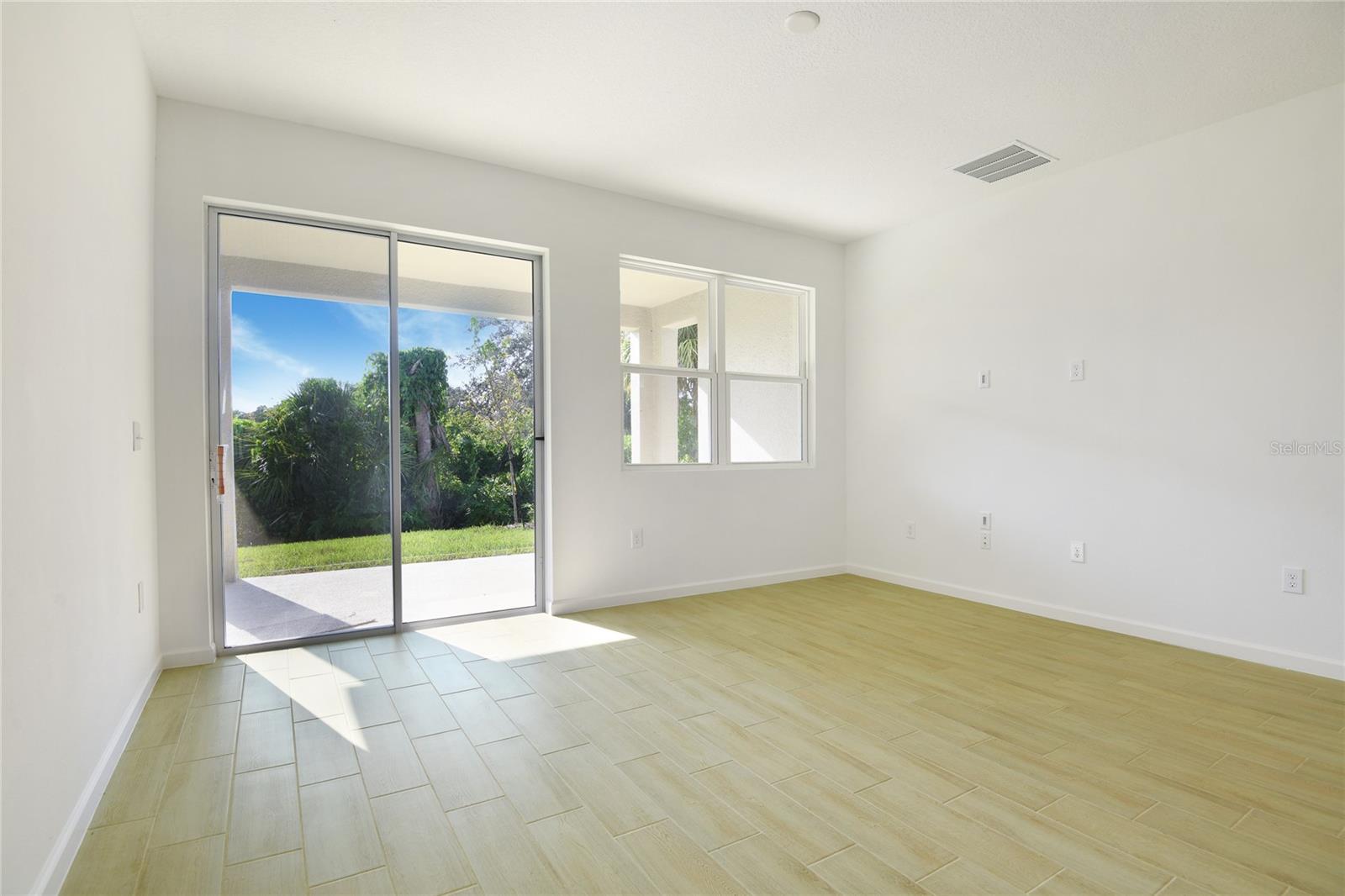 SEASONS AT SHORES OF LAKE DELL - Residential