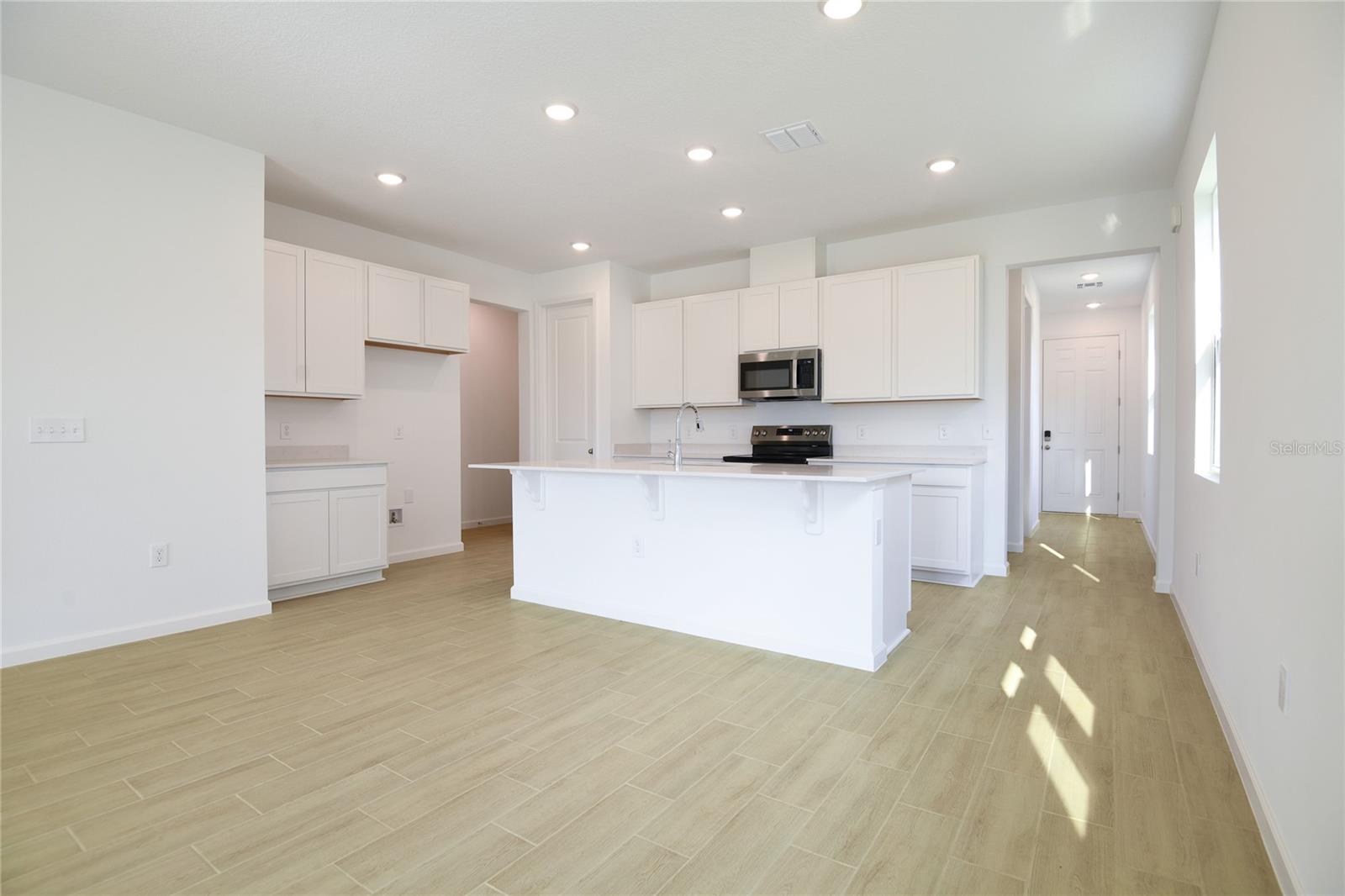 SEASONS AT SHORES OF LAKE DELL - Residential