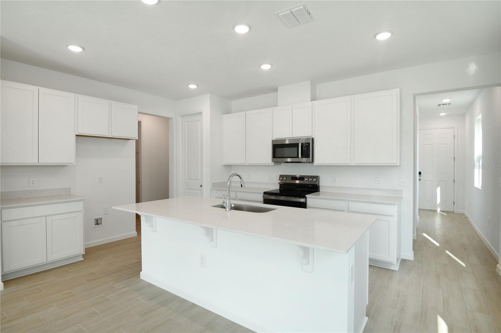 SEASONS AT SHORES OF LAKE DELL - Residential