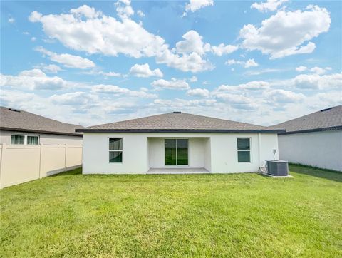 A home in LAKELAND