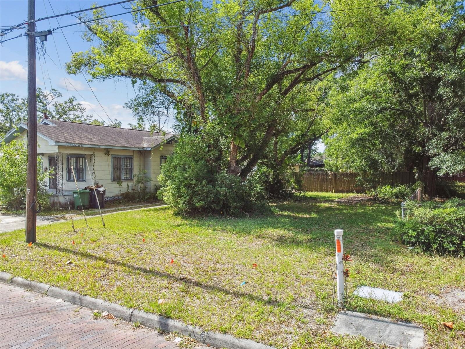 RIVERSIDE NORTH - Residential
