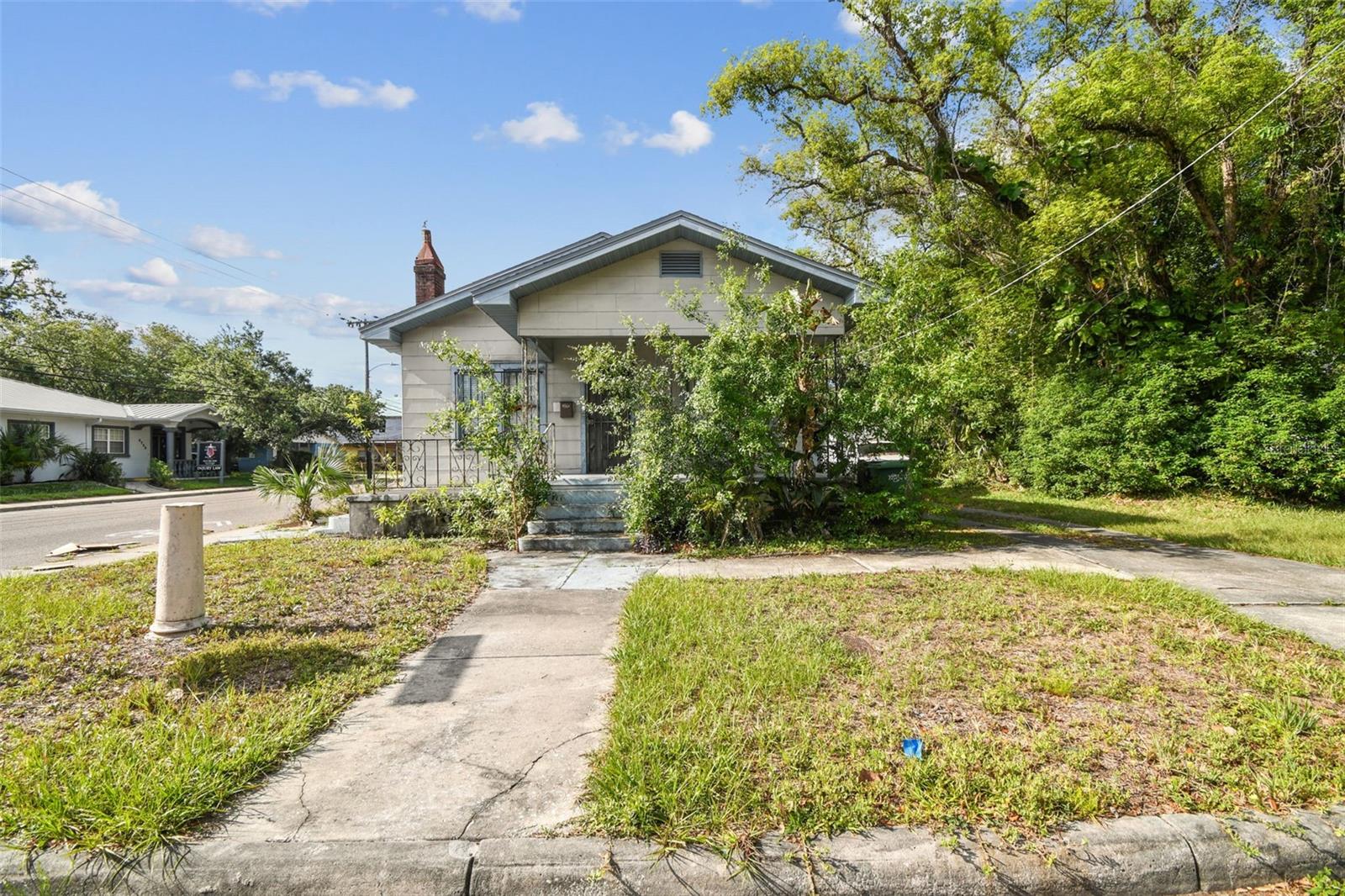 702 W VIRGINIA AVENUE
