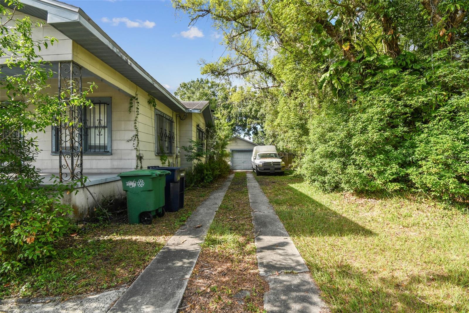 702 W VIRGINIA AVENUE