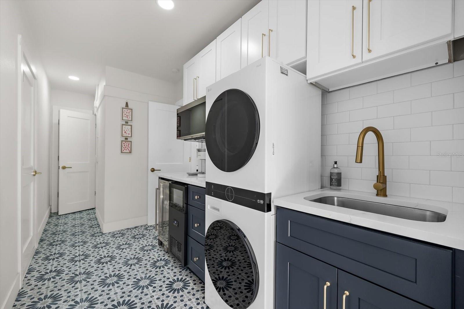 MANDALAY REP OF BLK 25 - Residential