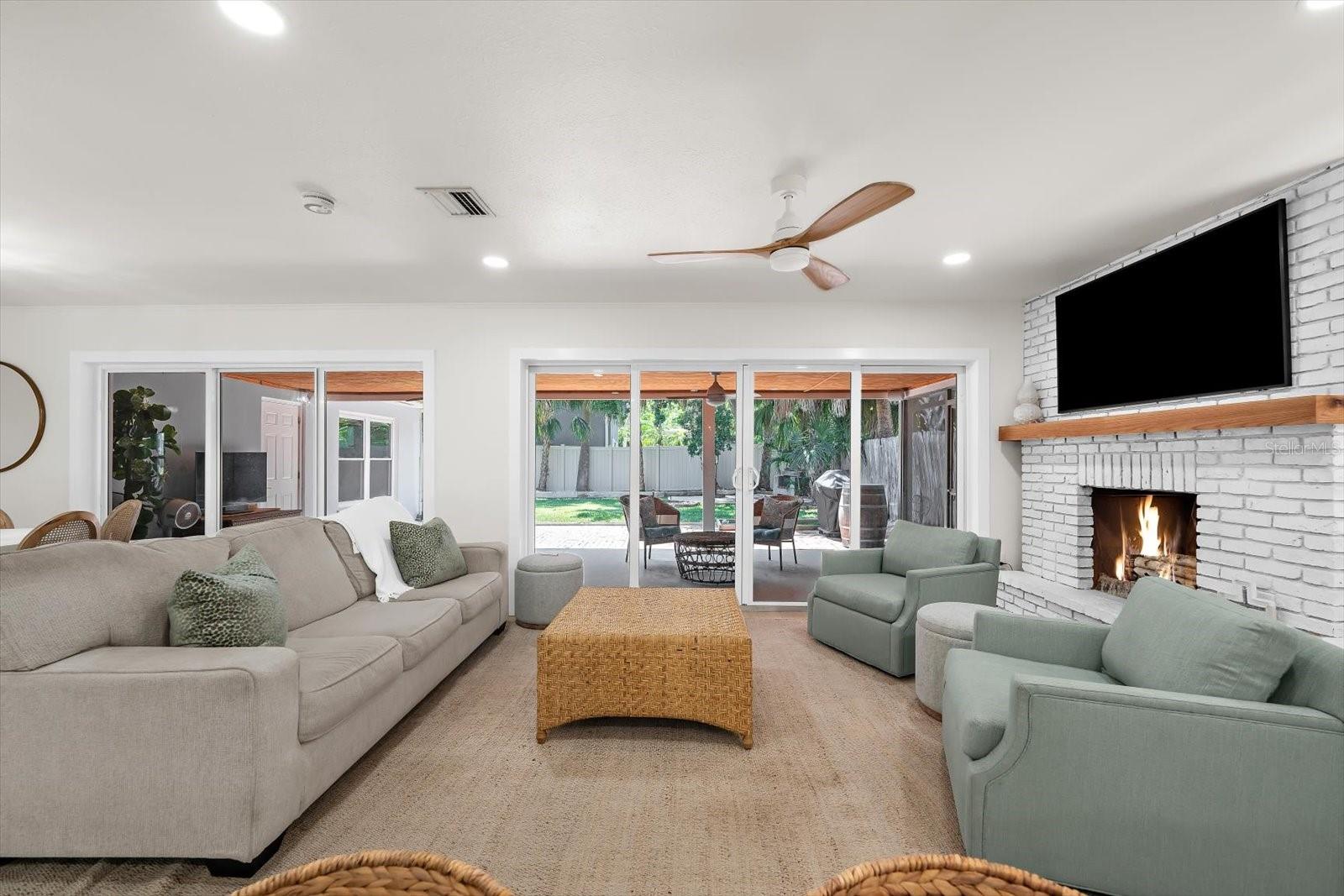 MANDALAY REP OF BLK 25 - Residential