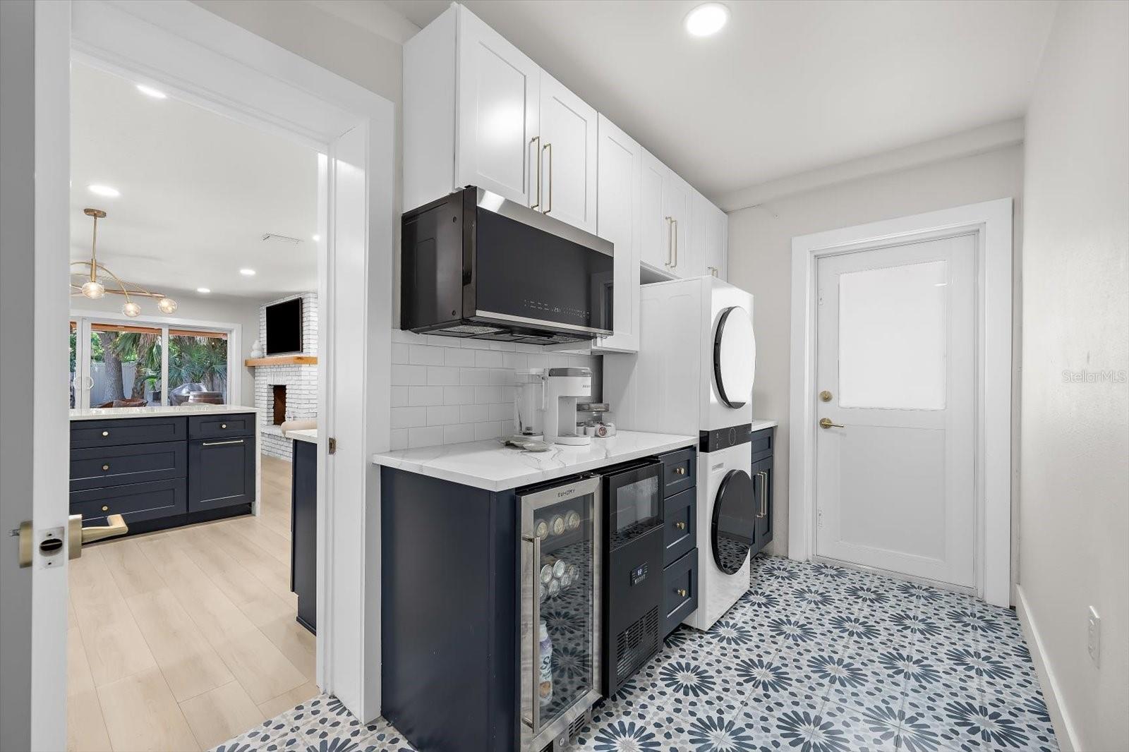 MANDALAY REP OF BLK 25 - Residential