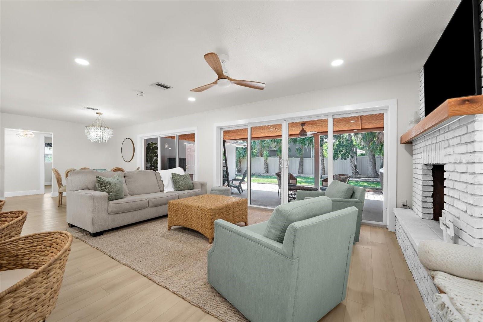 MANDALAY REP OF BLK 25 - Residential