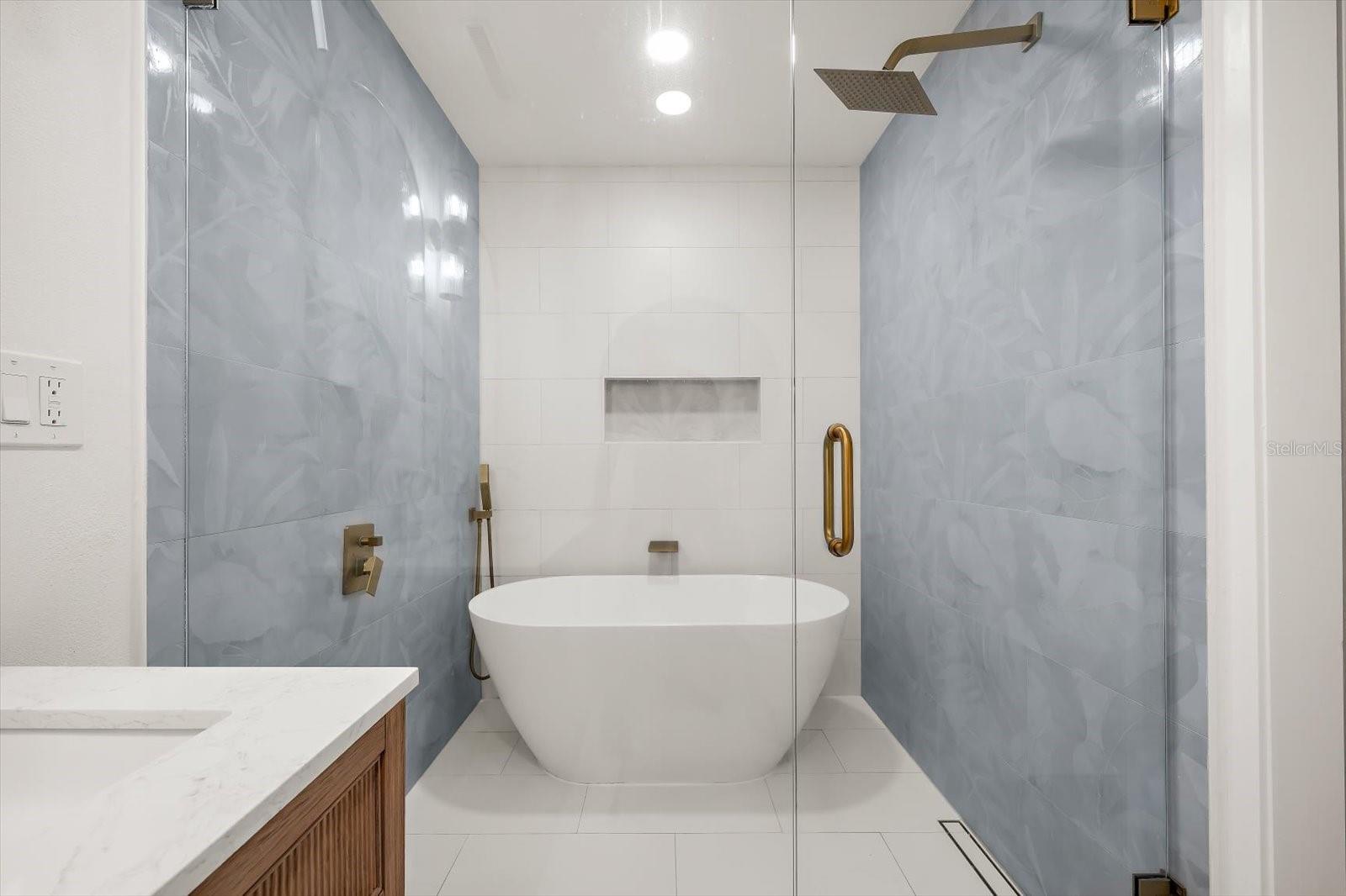 MANDALAY REP OF BLK 25 - Residential