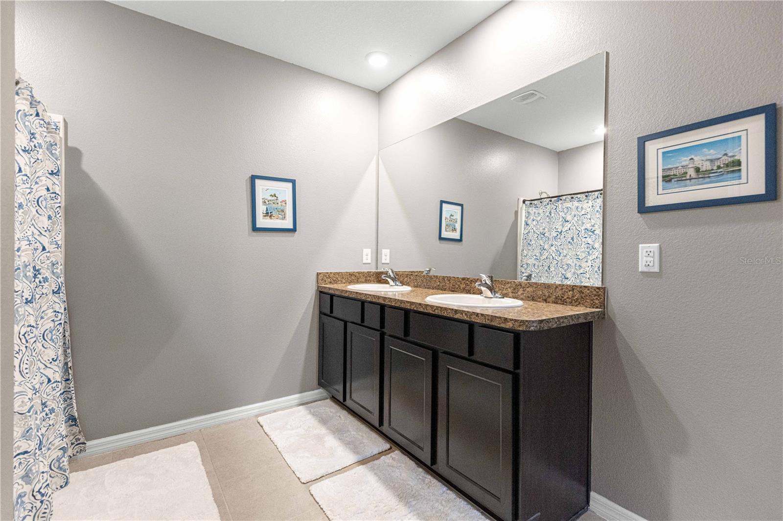 LAKE DIAMOND NORTH - Residential