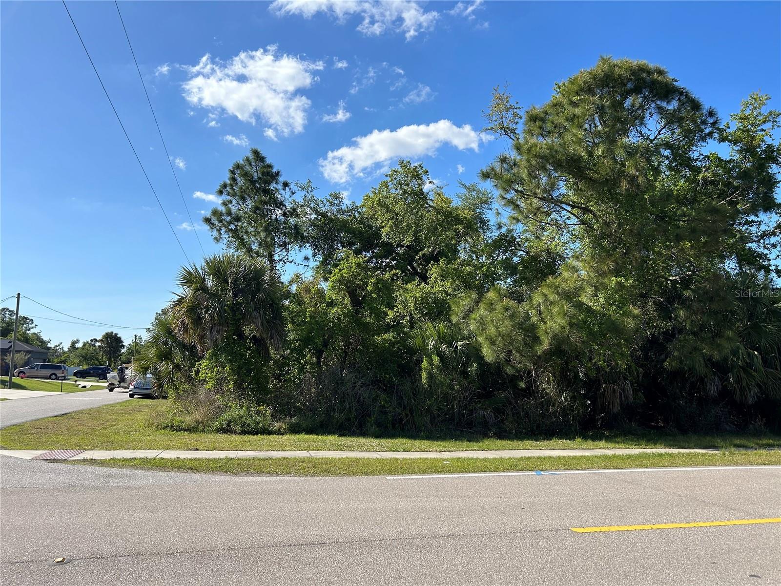 Corner lot in North Port. Build your dream home or keep for investment. New homes under construction in the area. North Port was recently recognized by Southern Living as one of the south's best cities on the rise in 2024. Bring your golf clubs , there are plenty of courses nearby . Lots of activities to enjoy in the beautiful city of North Port.