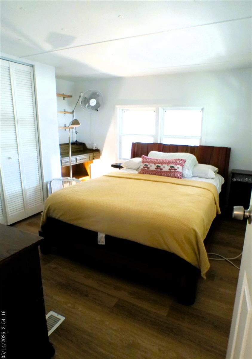 SMITH LAKE VILLAGE - Residential