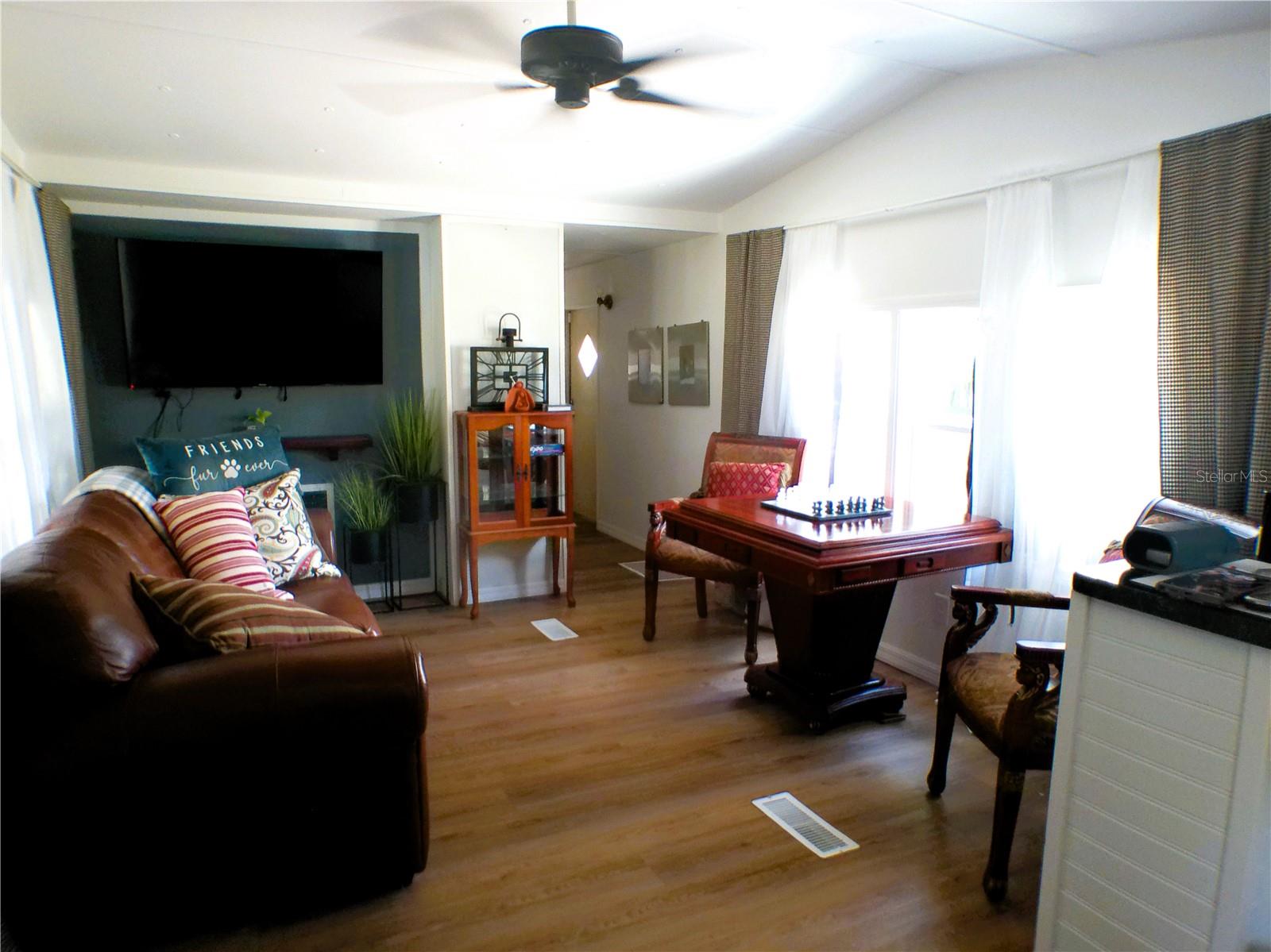 SMITH LAKE VILLAGE - Residential