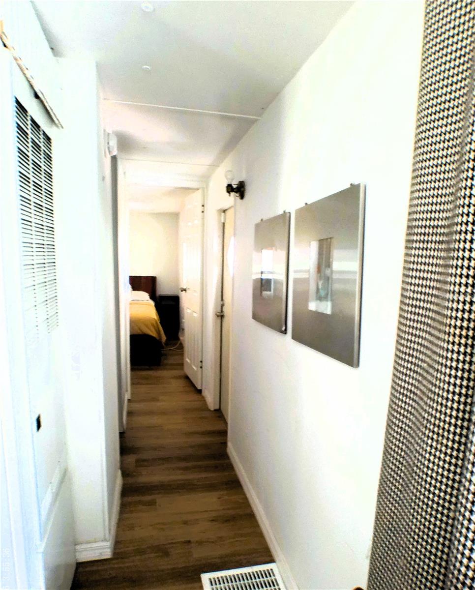 SMITH LAKE VILLAGE - Residential