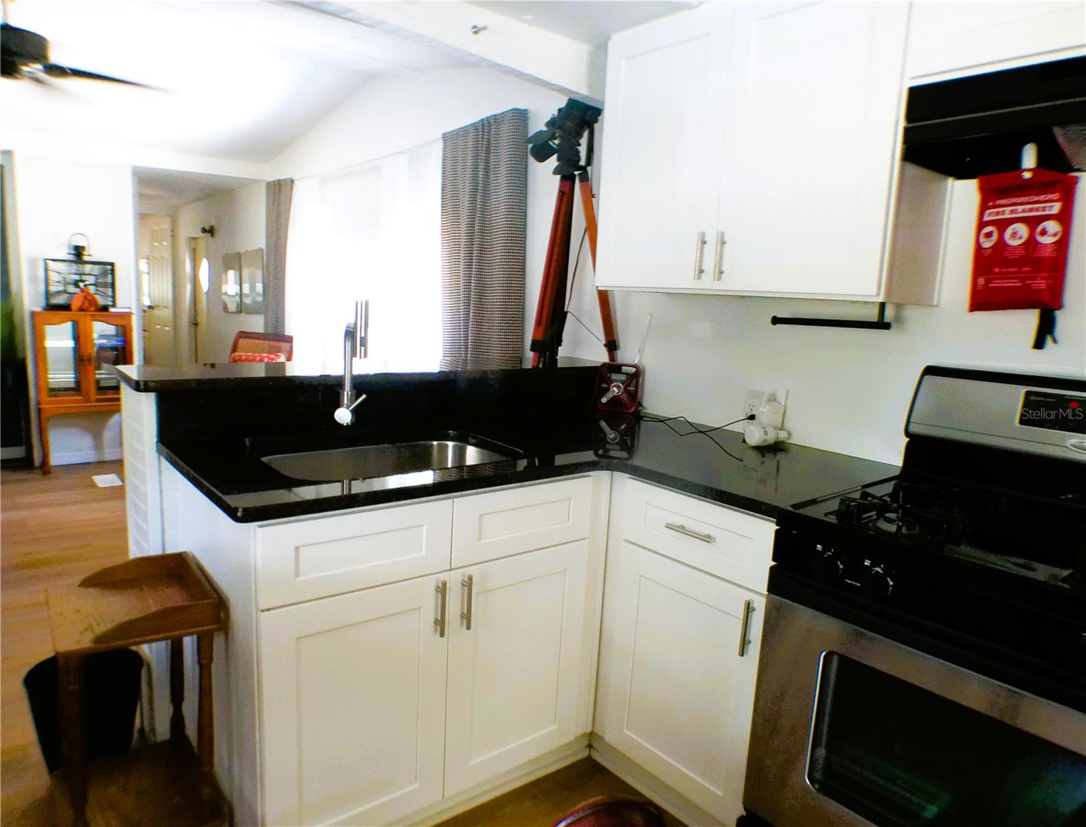 SMITH LAKE VILLAGE - Residential